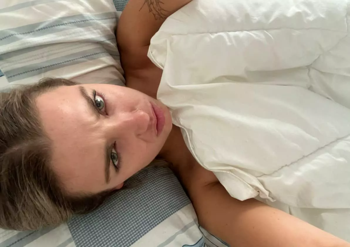 Would you date or just fuck mommy? 