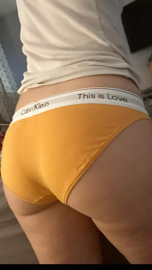 Love my orange CKs 