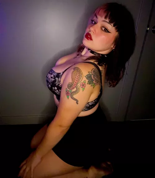 say good morning to your goth mommy