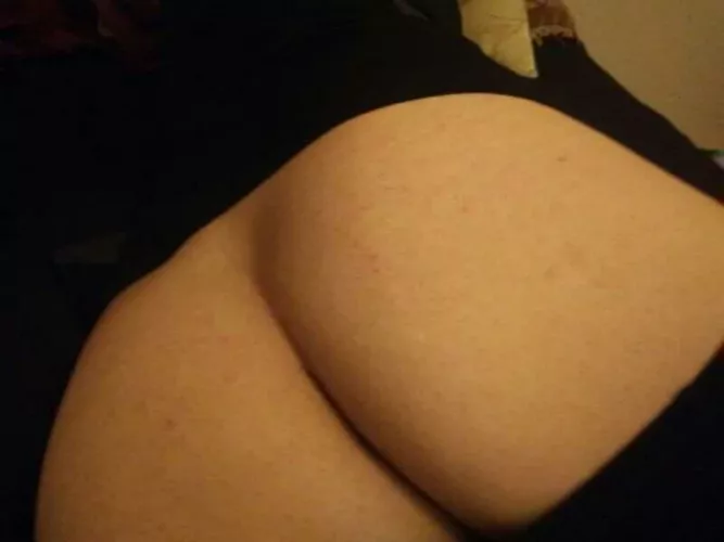 Any hot horny guys wanna chat maybe trade pics and get sucked later hmu bottom bro looking for a big dick to suck abq area m4a