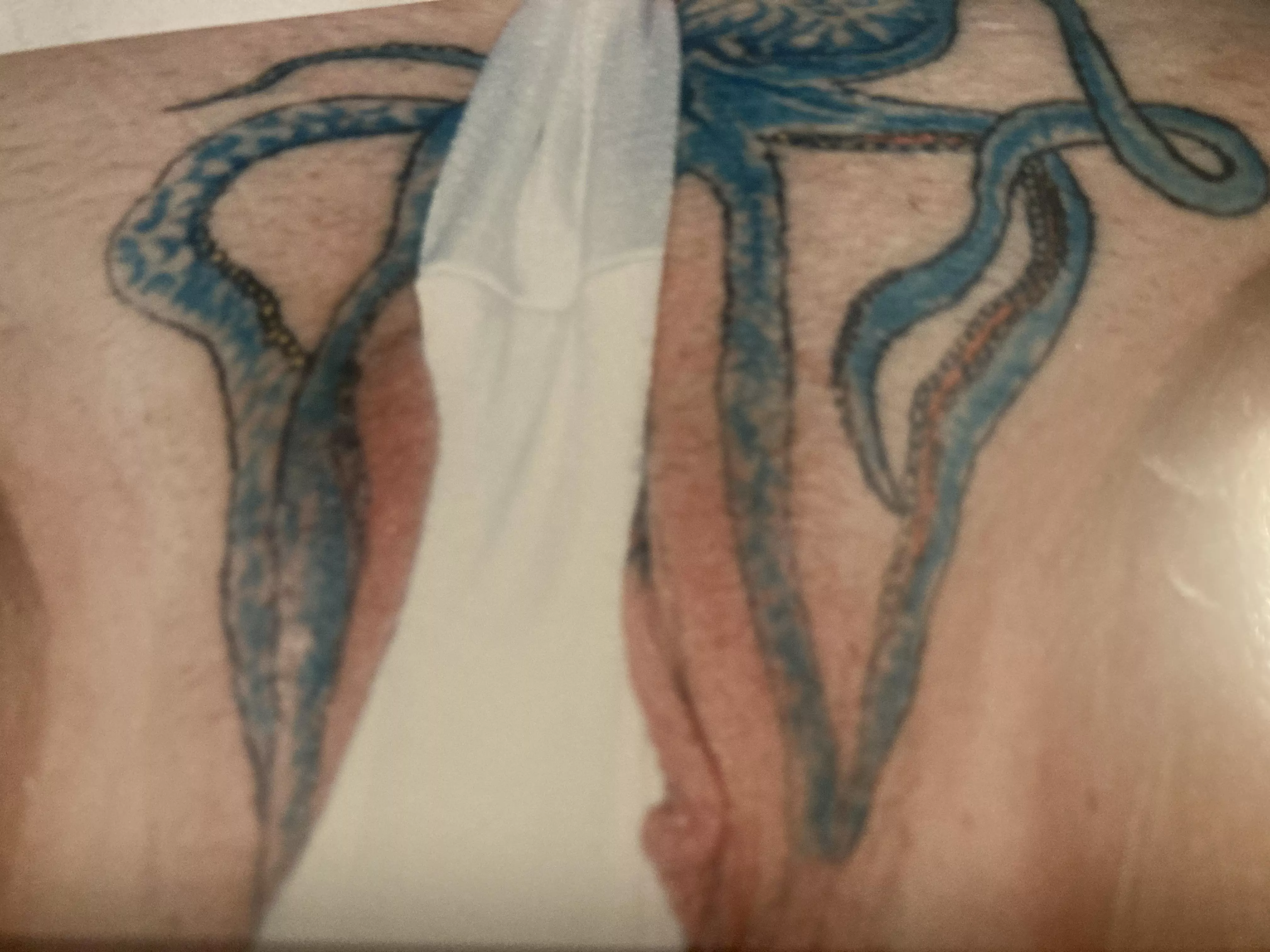 my tattooed pussy octopus some colour in it at the start of 2nd sesion.