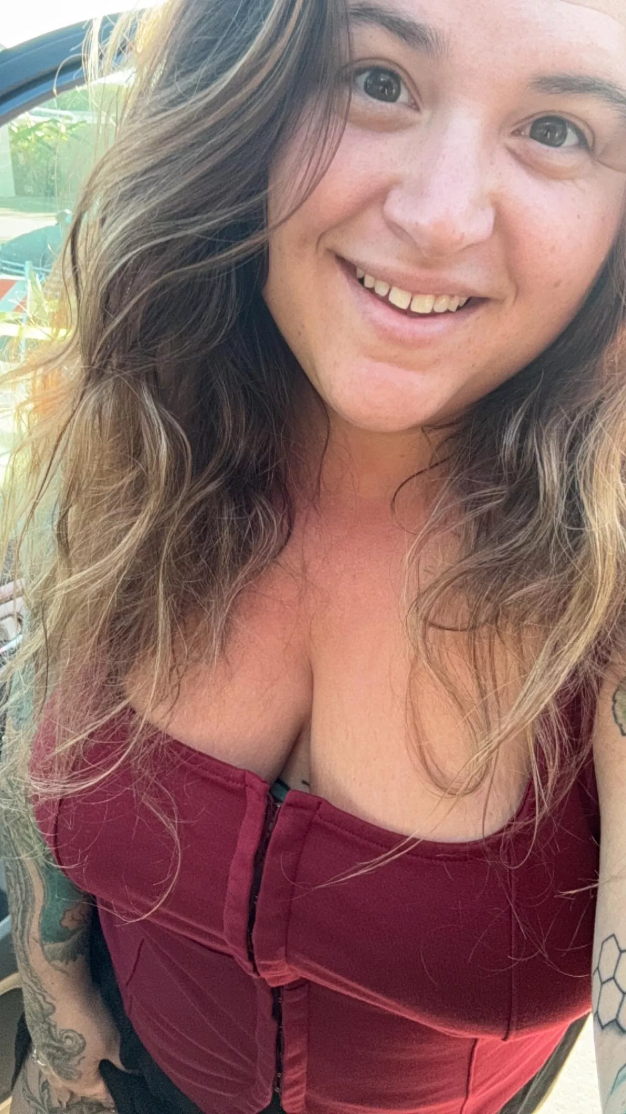 Sunday funday with your favorite BBW stoner covered in tattoos ! 