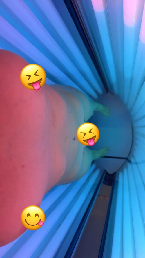 Come join me in the tanning bed 😉