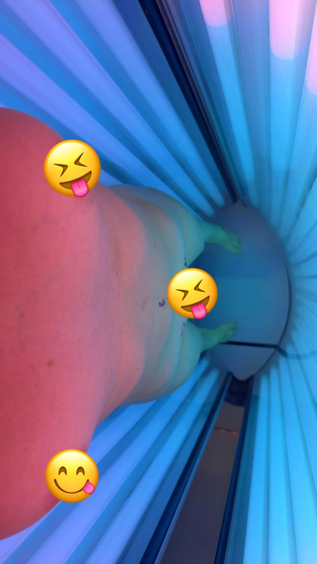Come join me in the tanning bed 😉