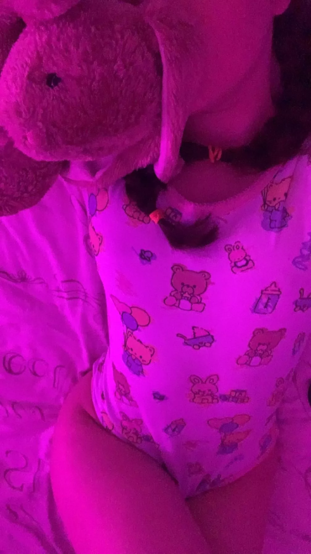 it’s cold, im gonna get a fluffy blankie!🧸