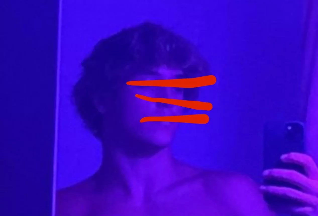 M4A Str8 but really really horny 