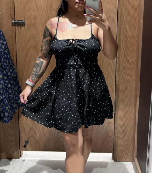 New dress, felt really cute! Daddy liked it too 🥰