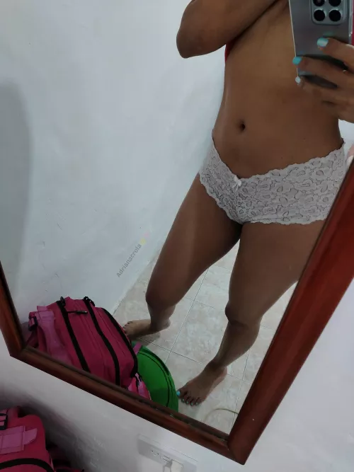 a sexy belly that needs gyms