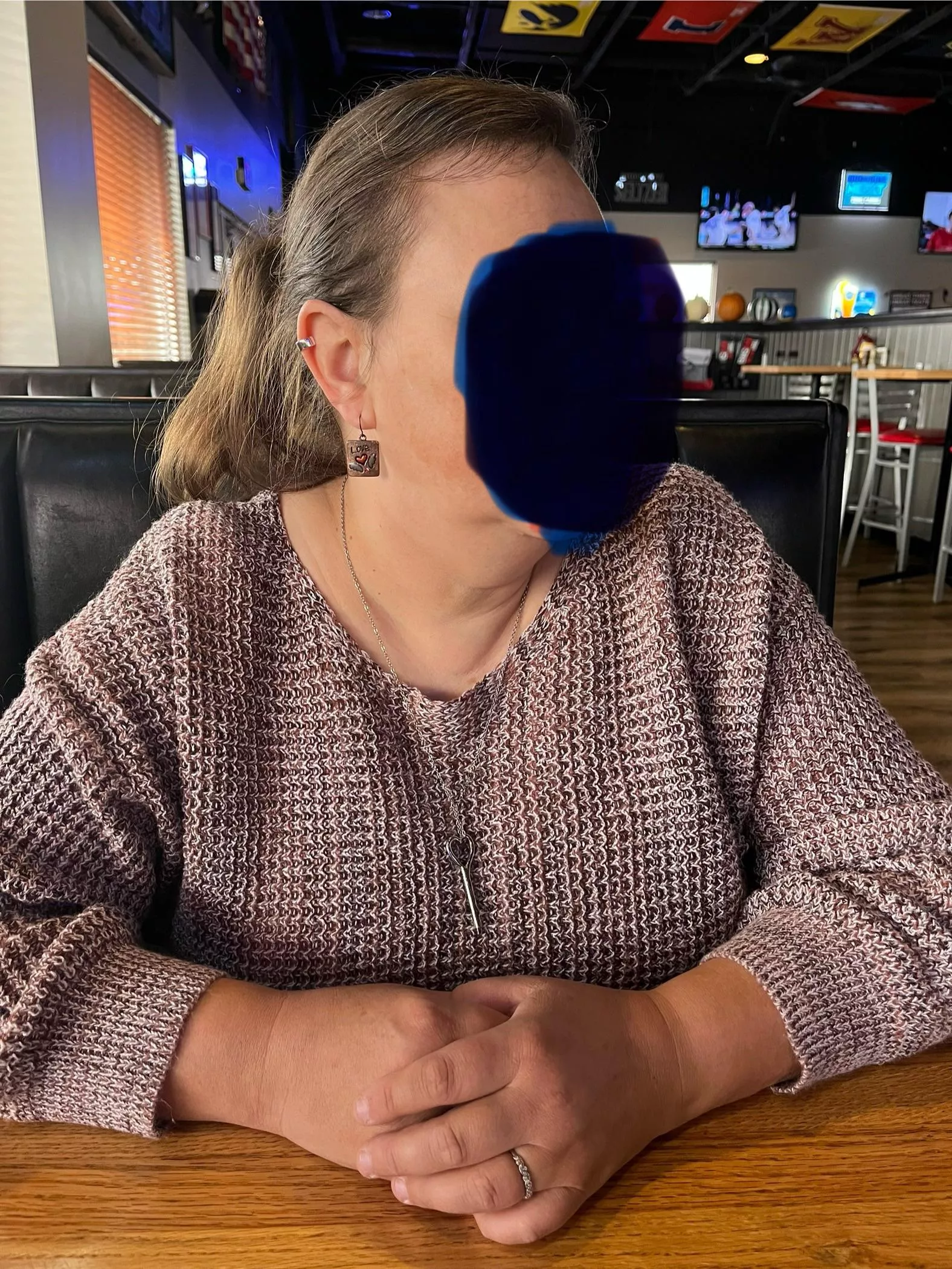 Lunch date with Mistress. Love it when she wears her key in days off work.