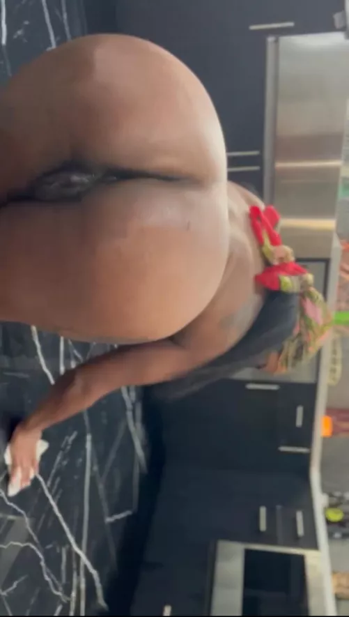 U wanna make me clean your floors before u stuff me with that bwc