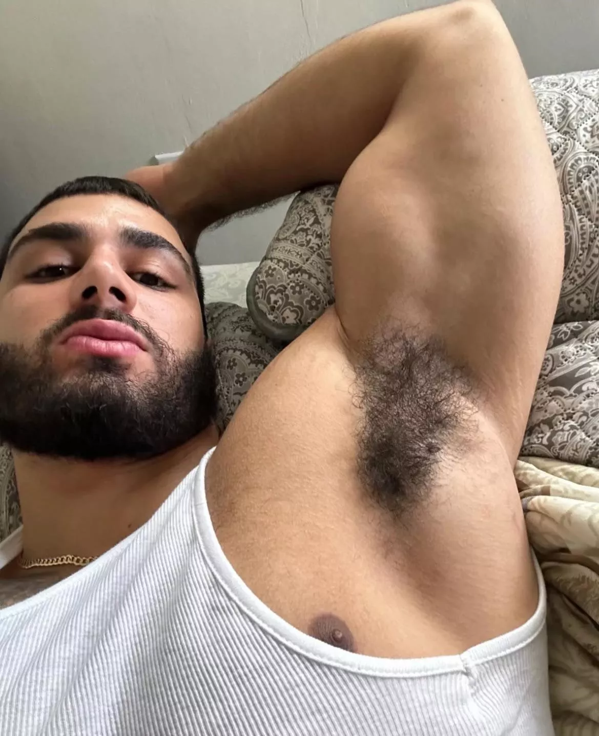 Why are armpits so attractive? It looks great on him😍The nip slip too😩 (Not me in the pic)