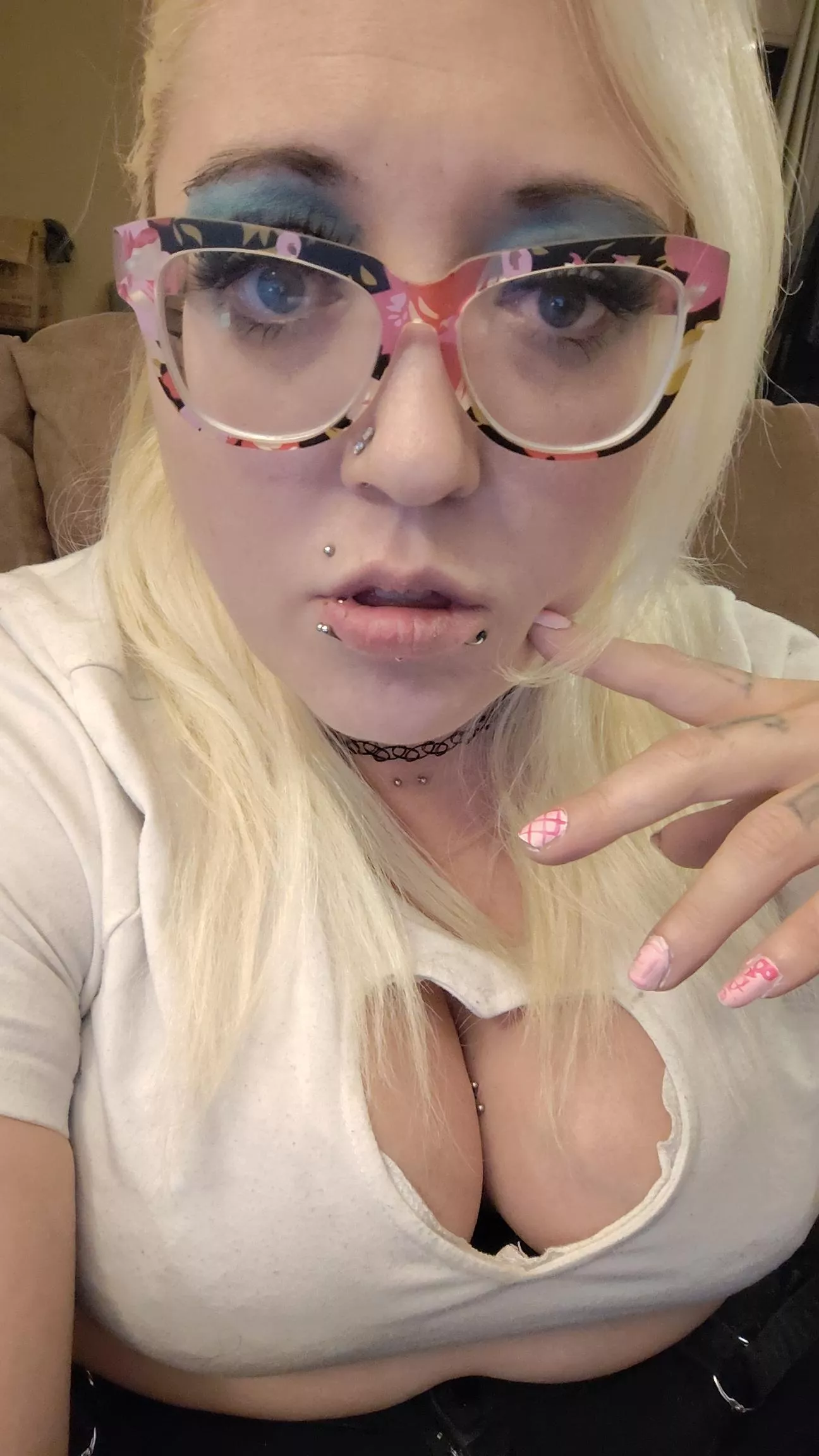 Mommy or babygirl vibes