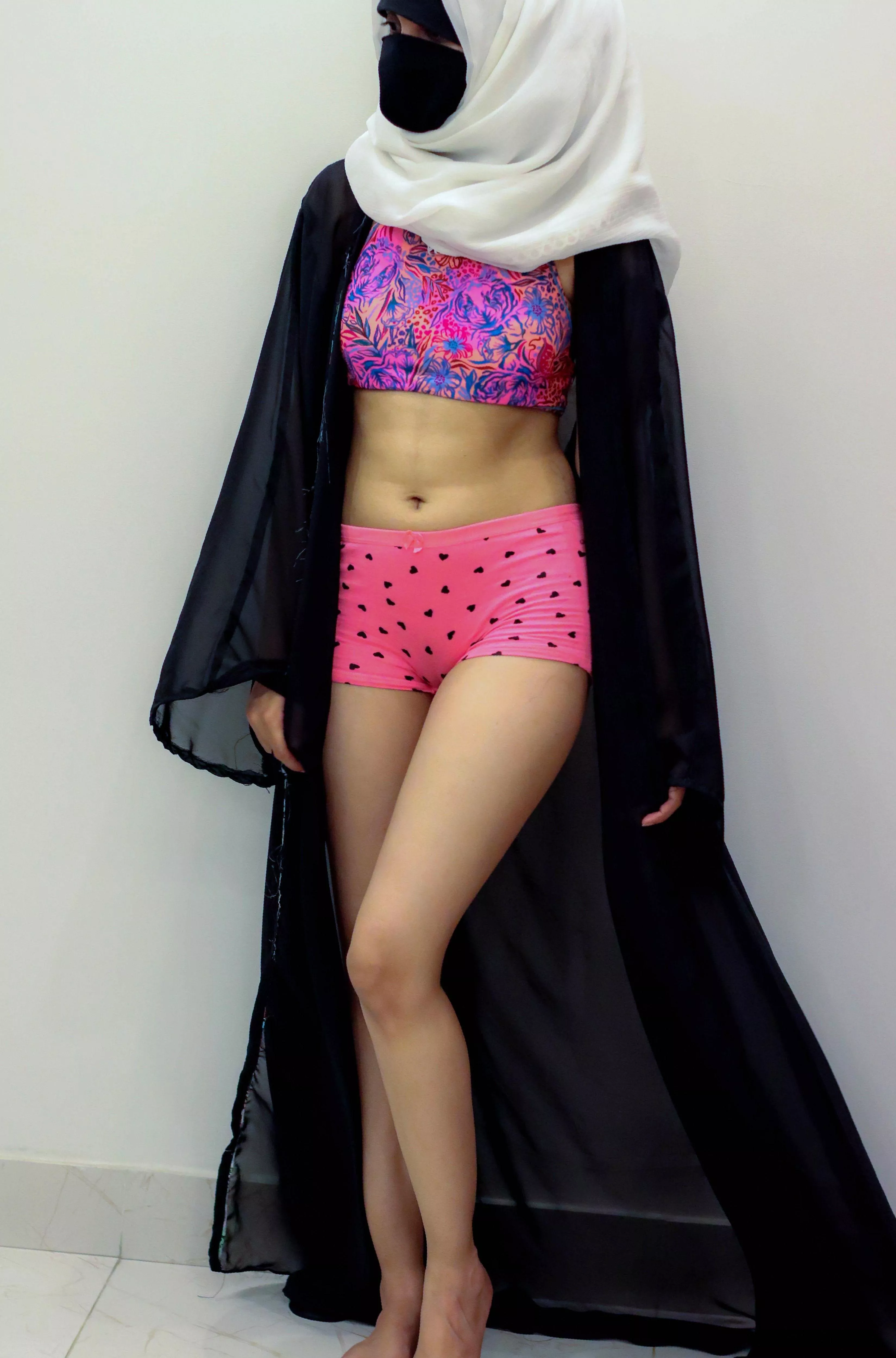 when guys touch my hijab without permission i feel like theyre making a move