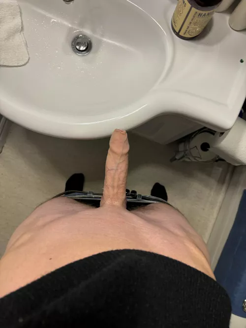 [19] do you like uncut cock ? 