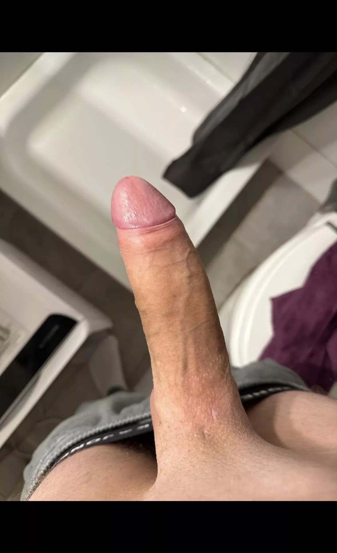 Age 21M looking for a goon bud 