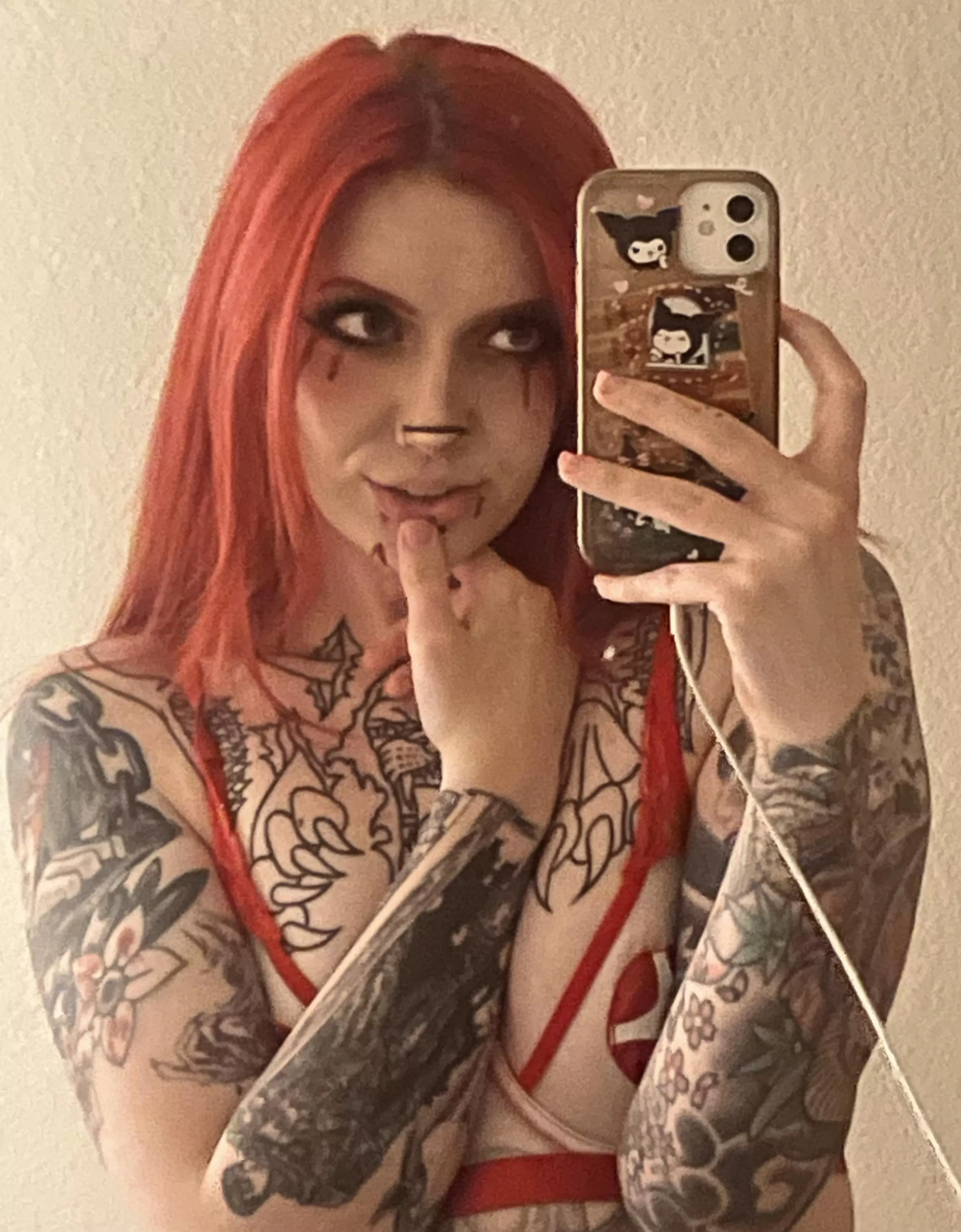 Going live with some Phasmophobia right now 🫶🏻