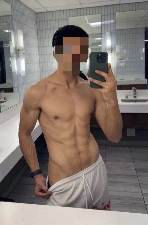 Show master what you’re thankful for with your cash hole 🤤