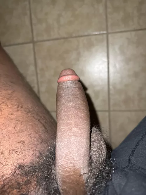 Anybody wants to get it rock hard ? N make me cum ? I’m in essex dm me open to couples !! 