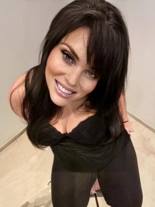 Happy Saturday, my loves! 🌟❤️ Wishing you a snuggly, cuddly day filled with warmth & sexiness 🫦[35FSCI]