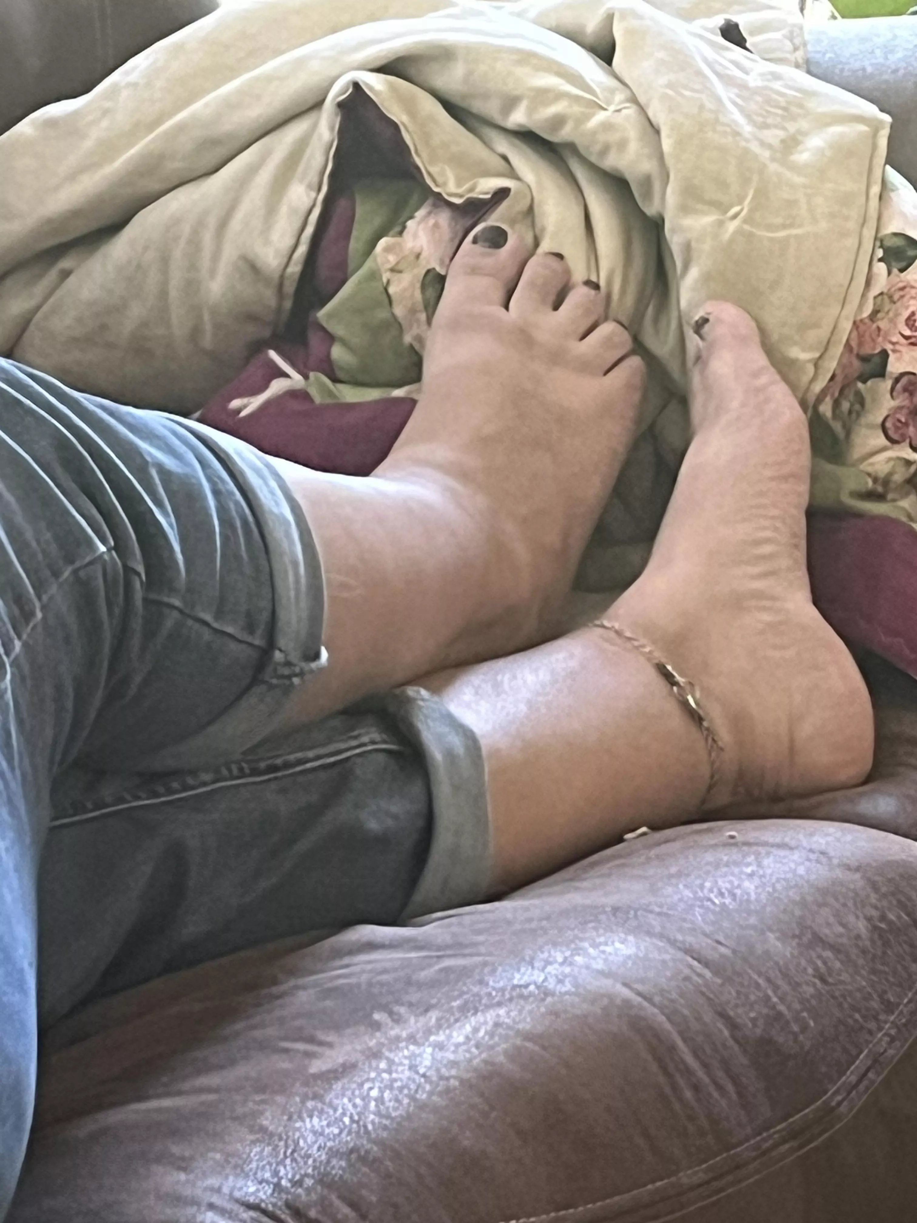 Hard to see, but there is a key.