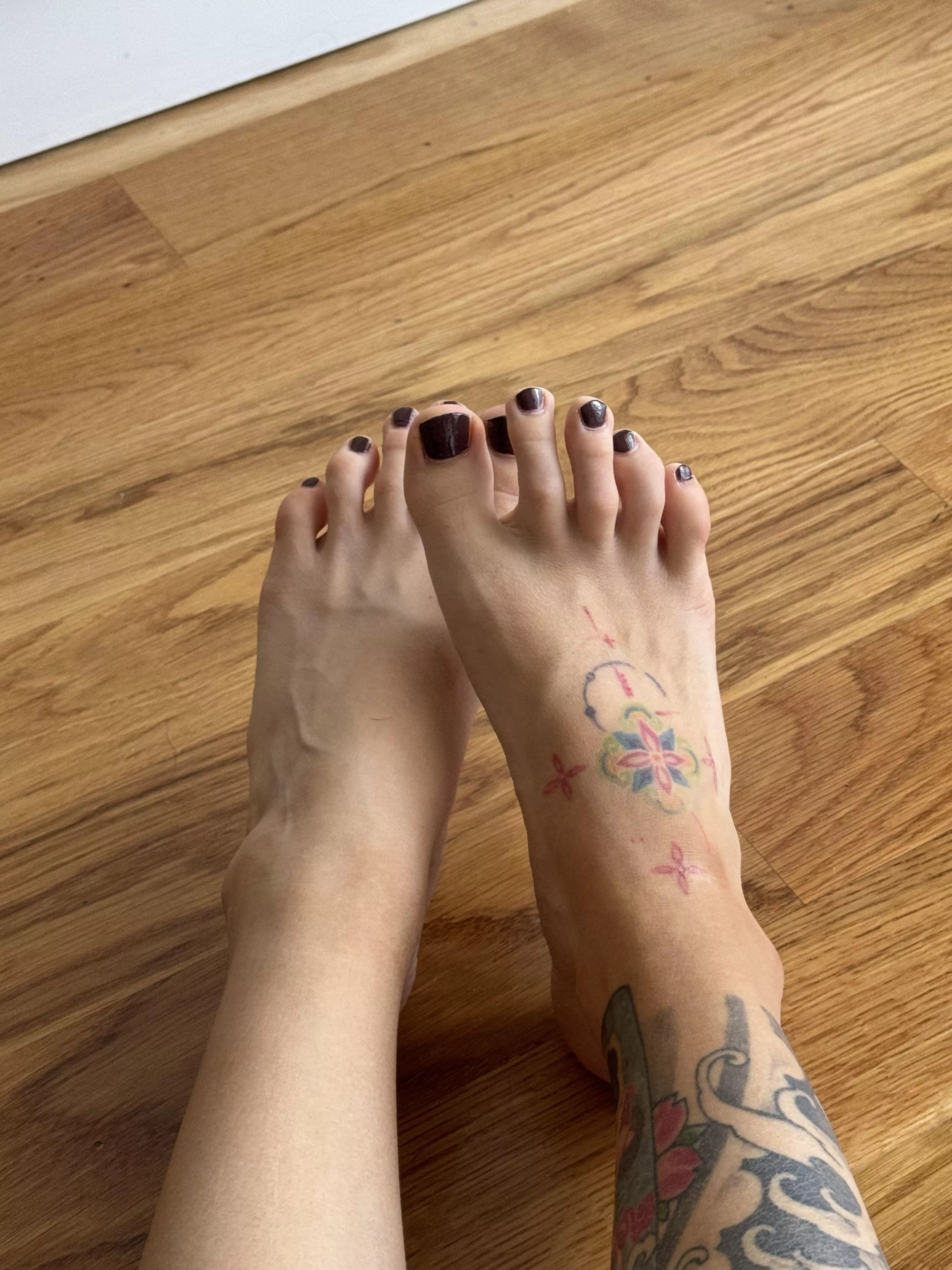 Tattooed legs just beg to be eaten