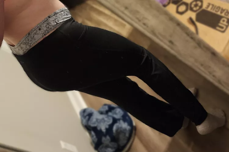 Told my good girl I wanted a whale tail pic. She obliged.