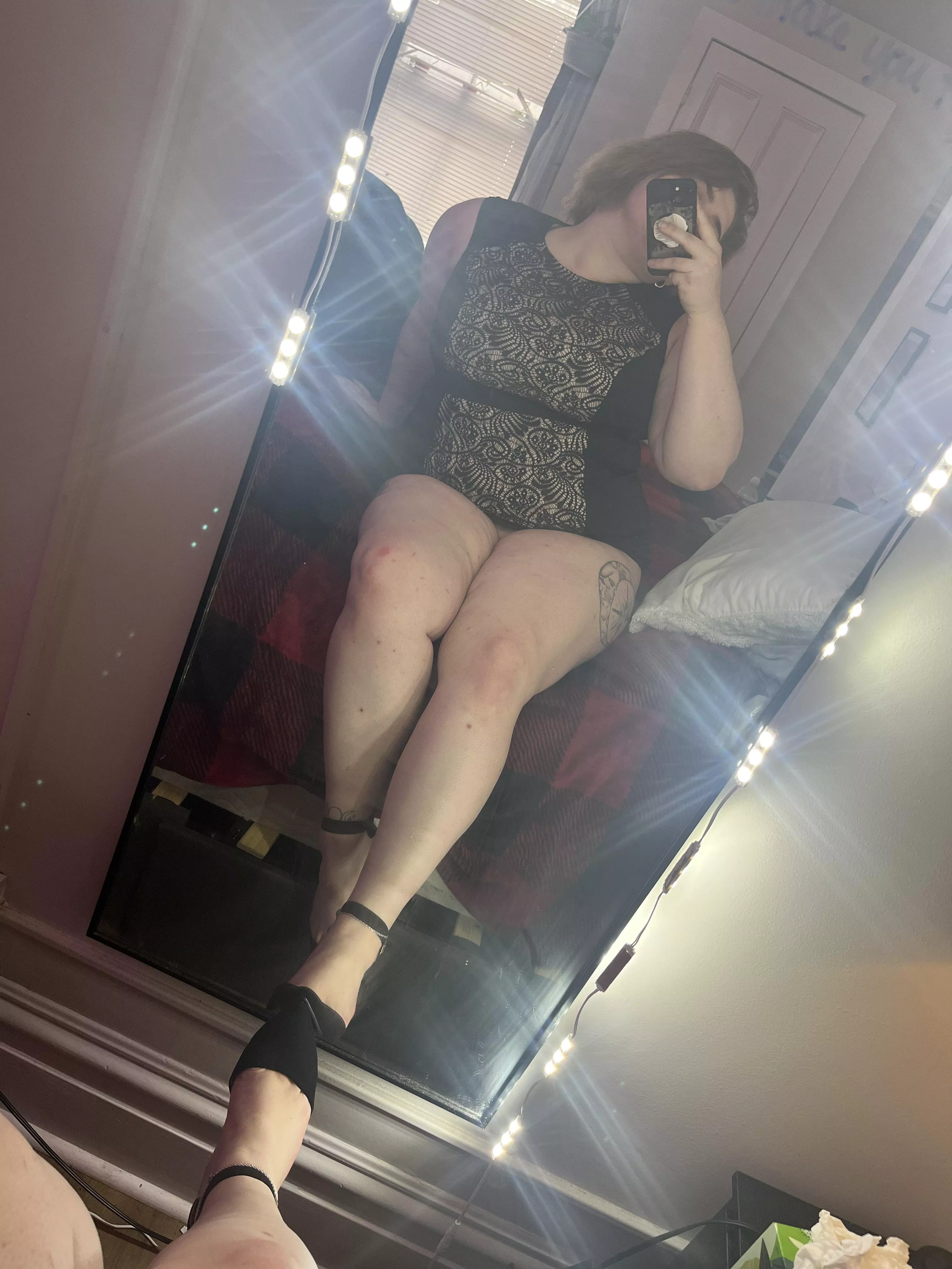  Who wants to go out tonight? 