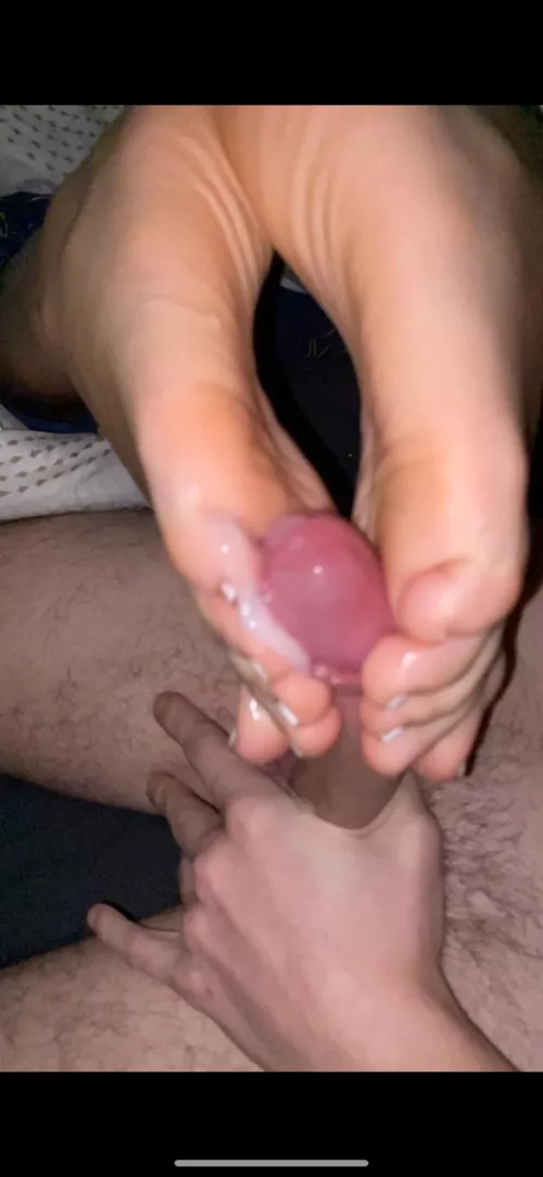 I need a slave that pay for my pedi