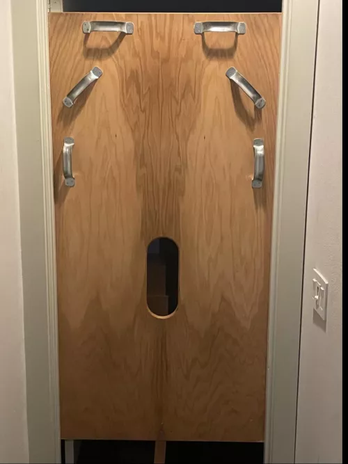 36 [mf4m] Discret wooden gloryhole available in private home near downtown Dallas 