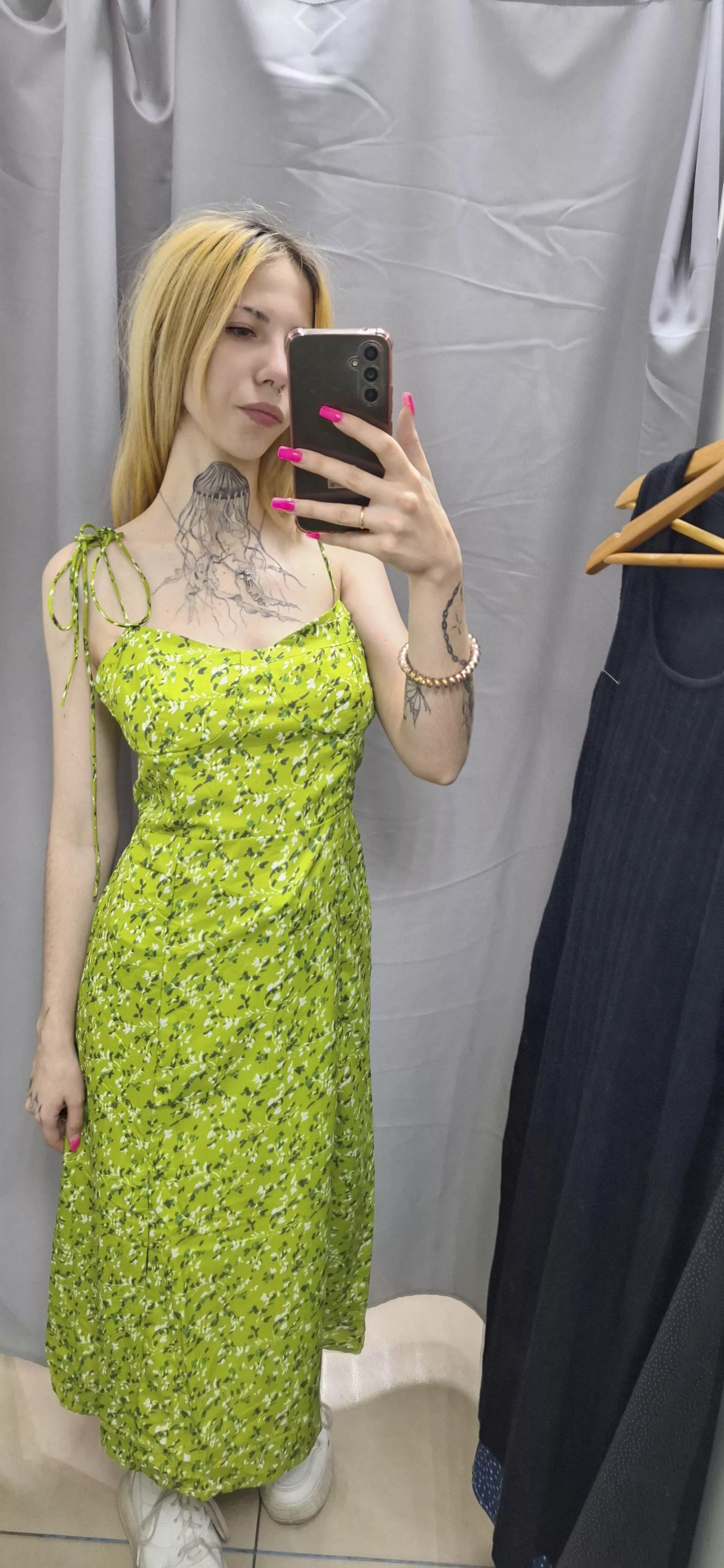 Feeling myself in this green dress