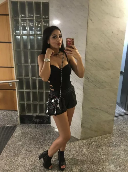 I find it very flattering that you are all here for me 🤭 Thank you all!