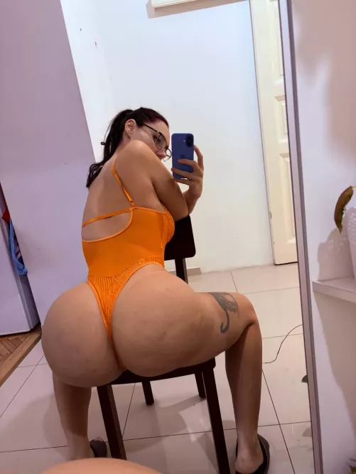 Would you fuck your 32yo Neighbor who is a mom of 2?