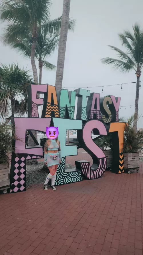 Loved The Neon 90s Theme