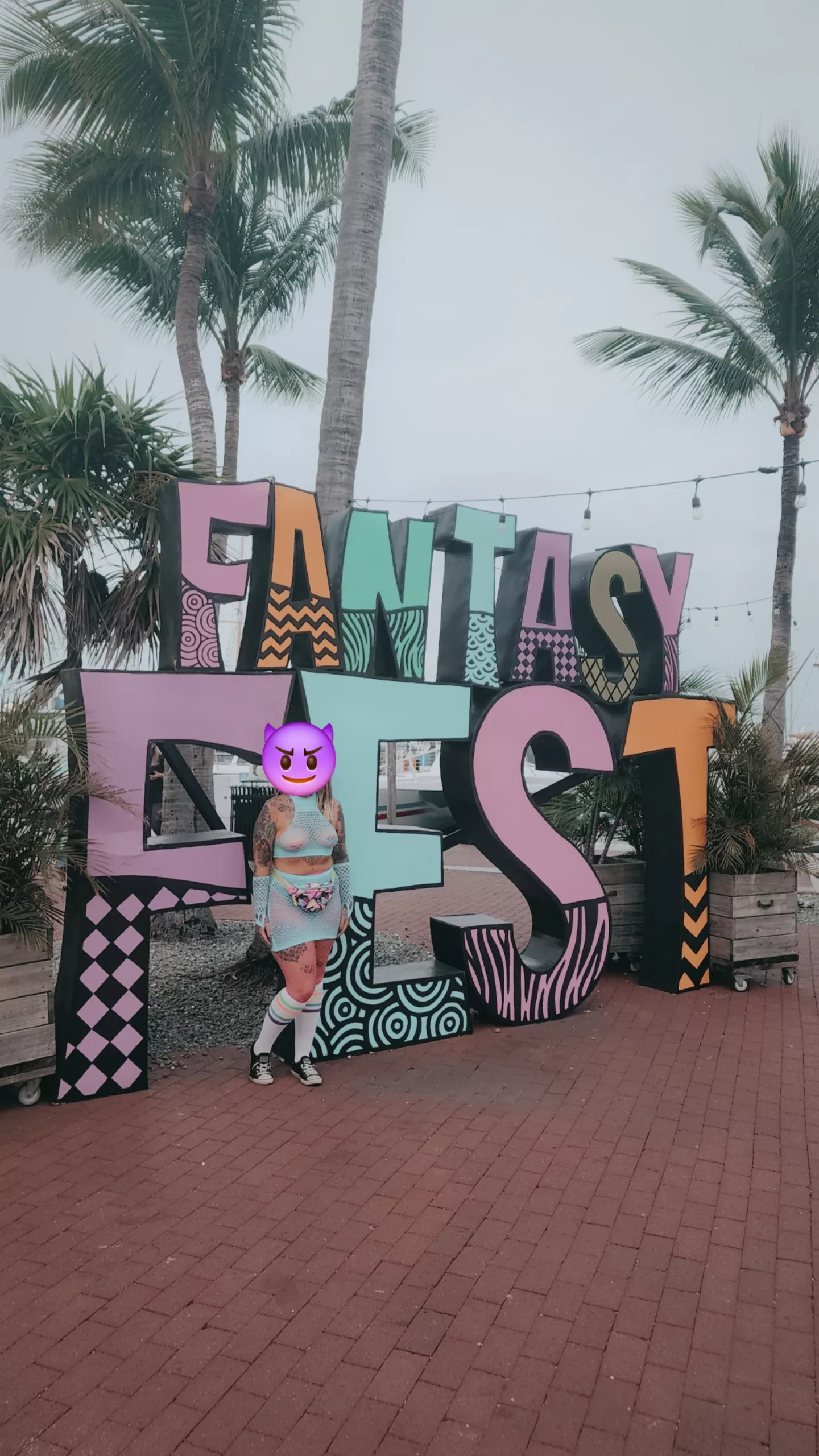 Loved The Neon 90s Theme