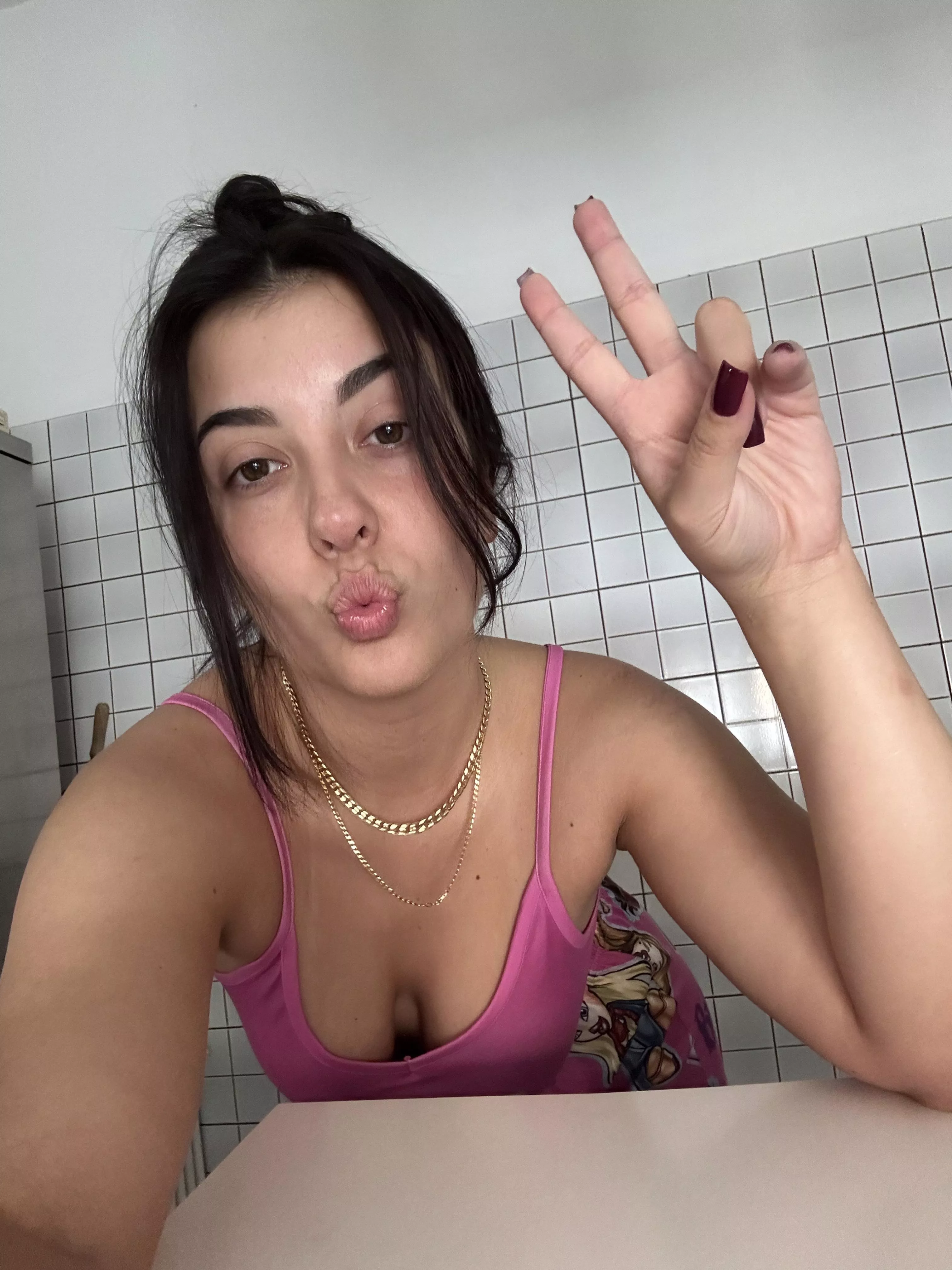 21F [F4M] Fun-loving and ready to bring some joy your way