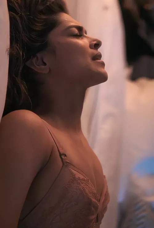 DM for deepika padukone 's sexy video with her original moaning and sexy lines with super hd quality | make your weekend hot |