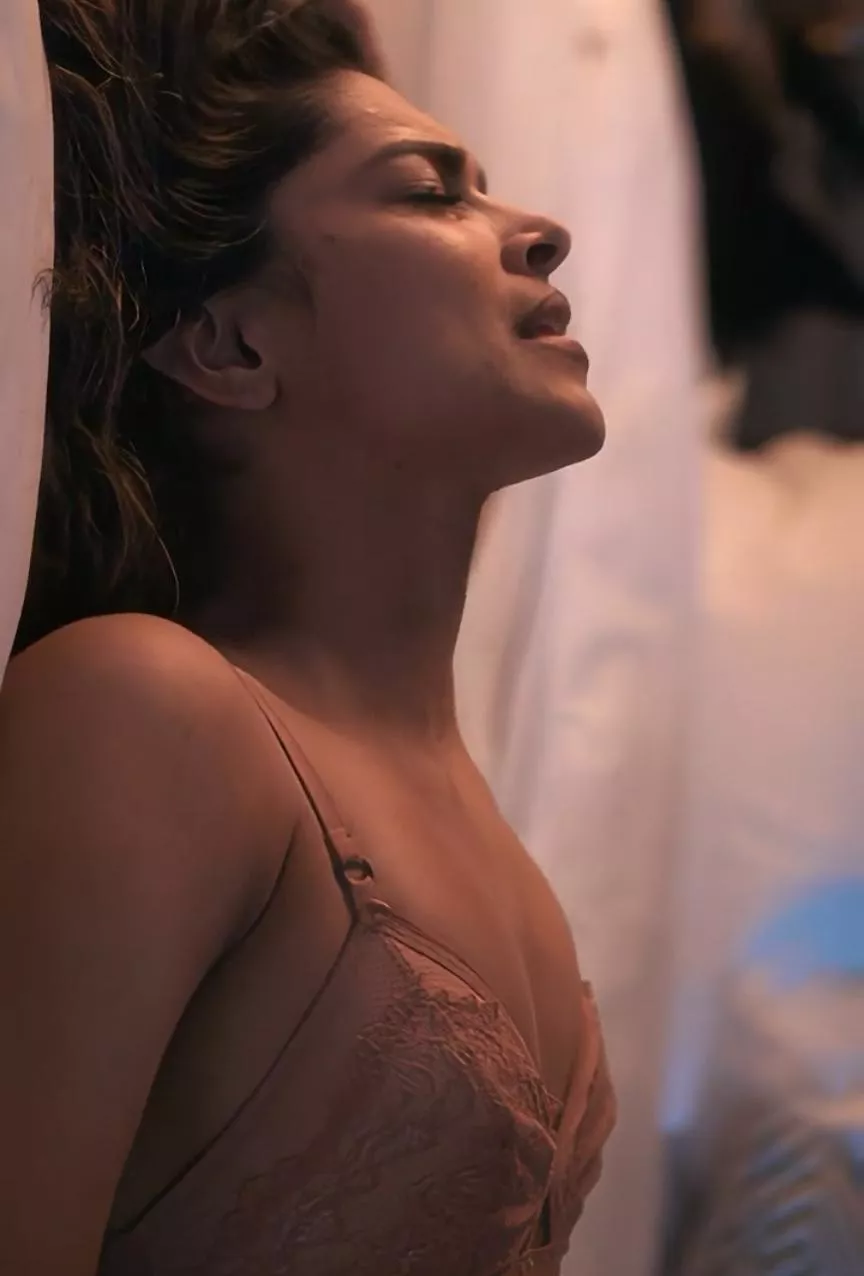 DM for deepika padukone 's sexy video with her original moaning and sexy lines with super hd quality | make your weekend hot |