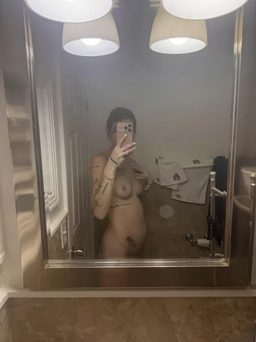 would you fuck a pregnant girl ? 😅