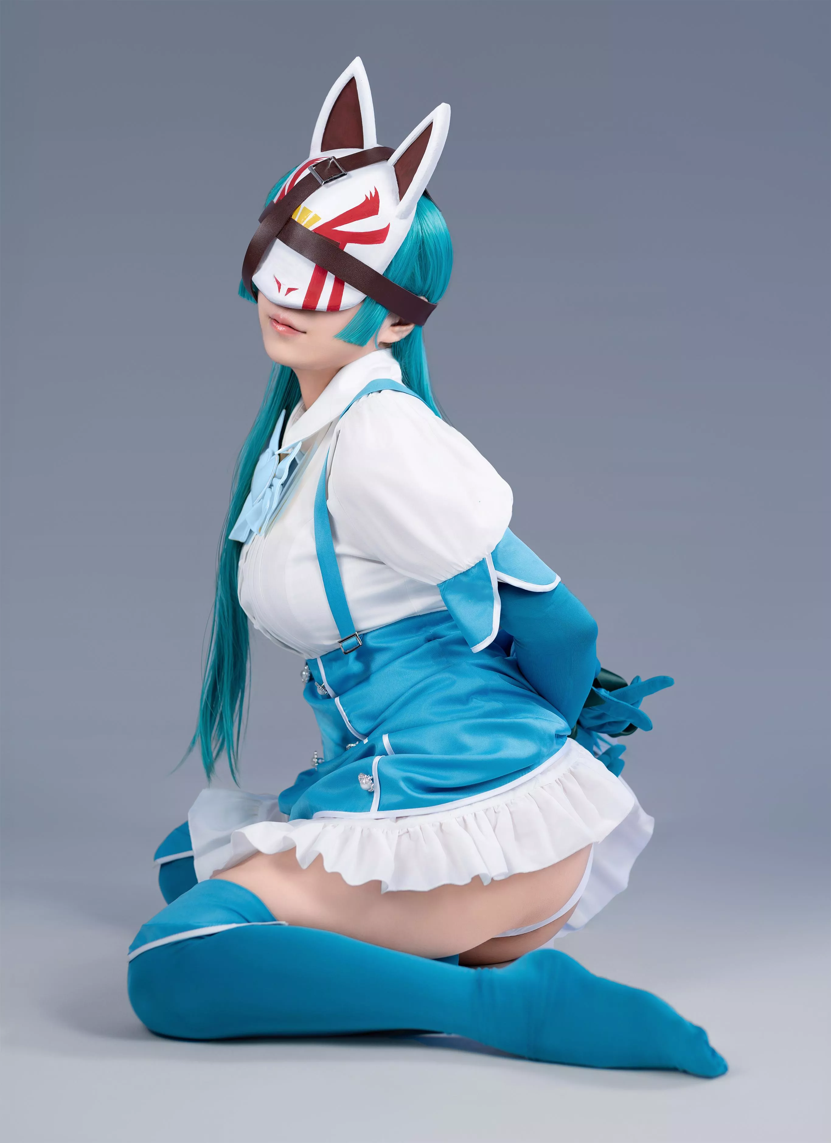 @_aoi_oi Gushing over magical Girls Azure Chan Bondage Cosplay