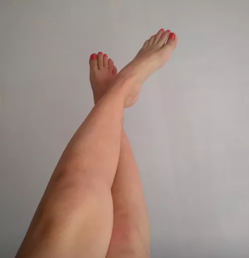 Compensate me for my beautiful feet with a red pedicure, loser.