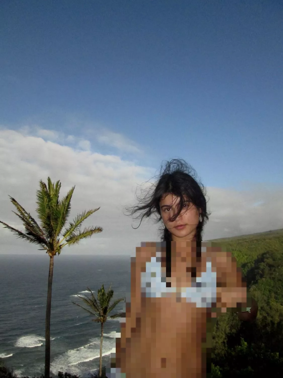 Don’t blame you for staring, but there’s a fee 🥱