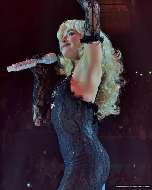 Sabrina Carpenter Armpit