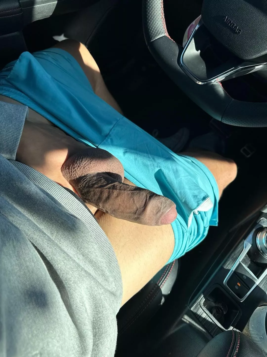 Flashing and showing off this fat cock!! In the car outside a store 🤭 