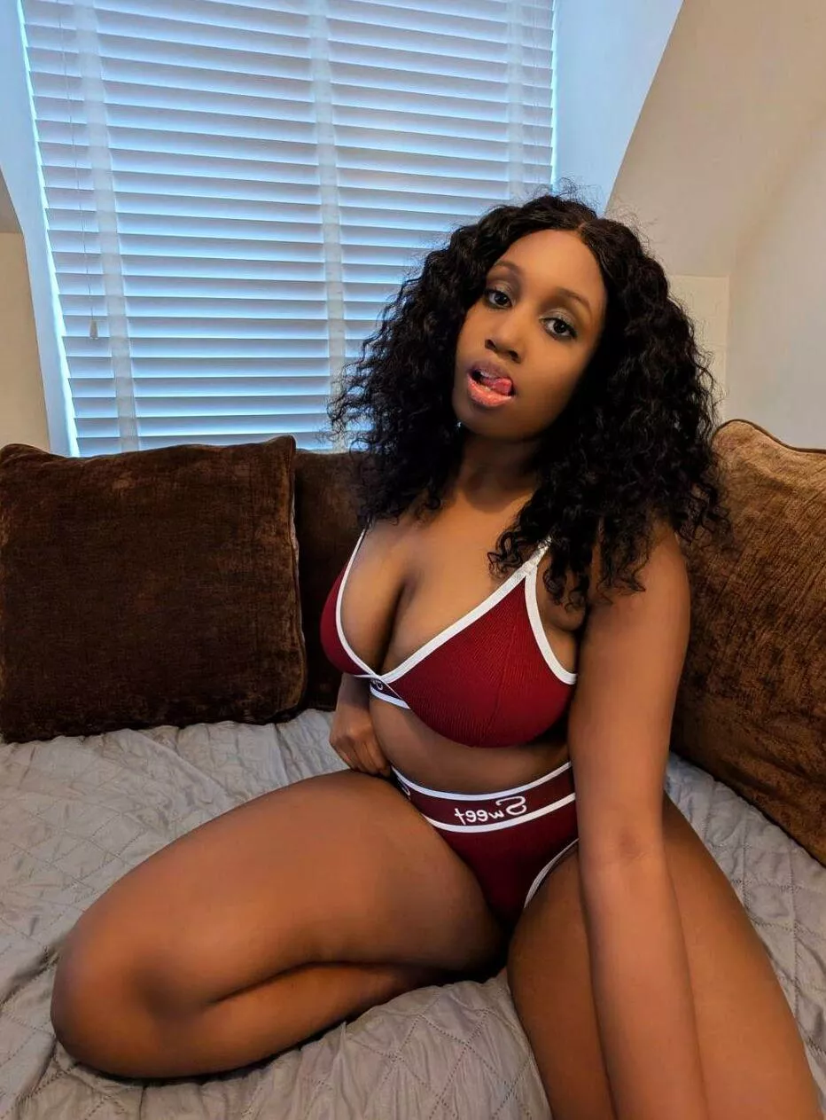 For the curvy milf lovers