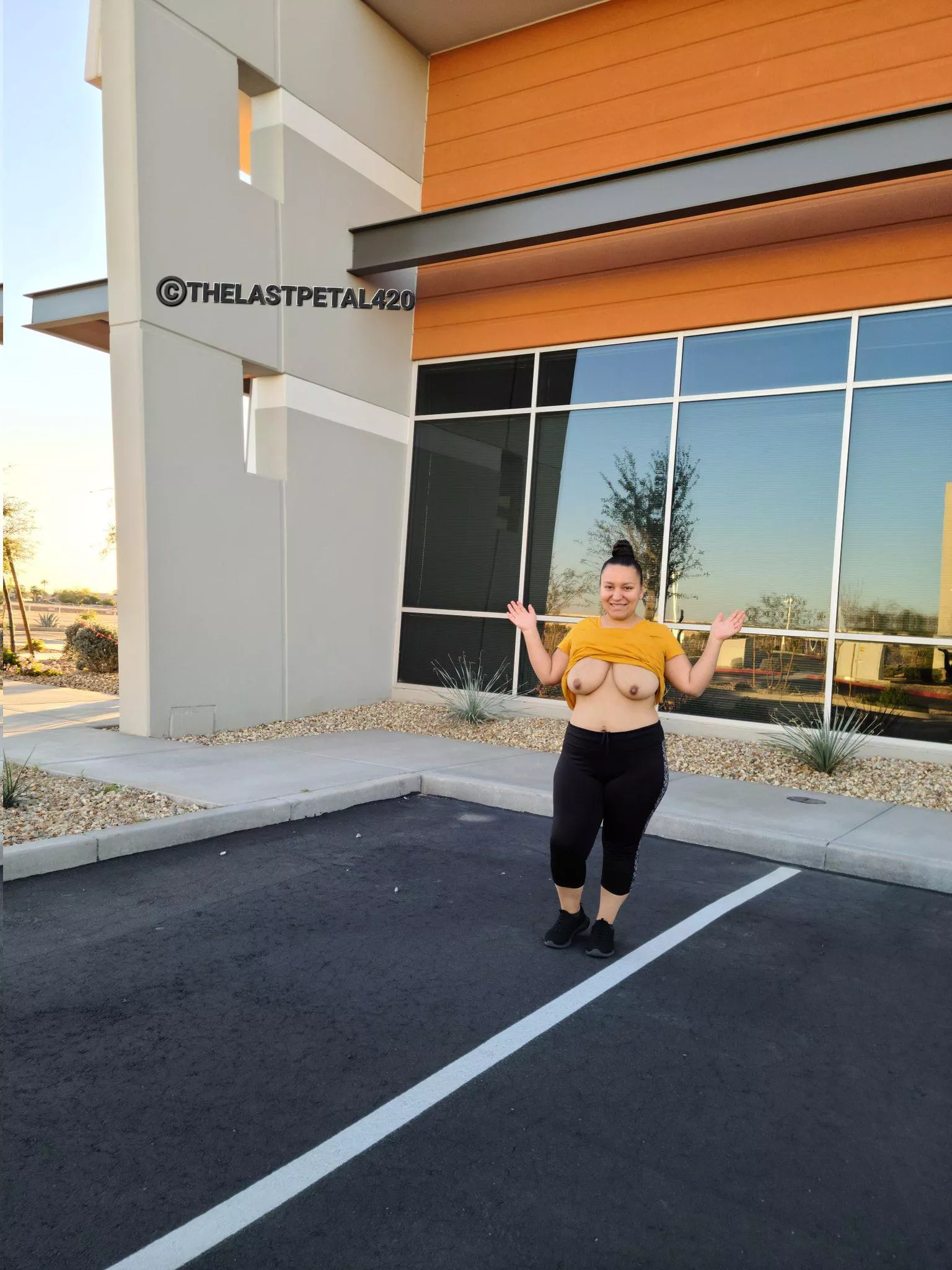 Happy December first! Enjoy rhis flash! 