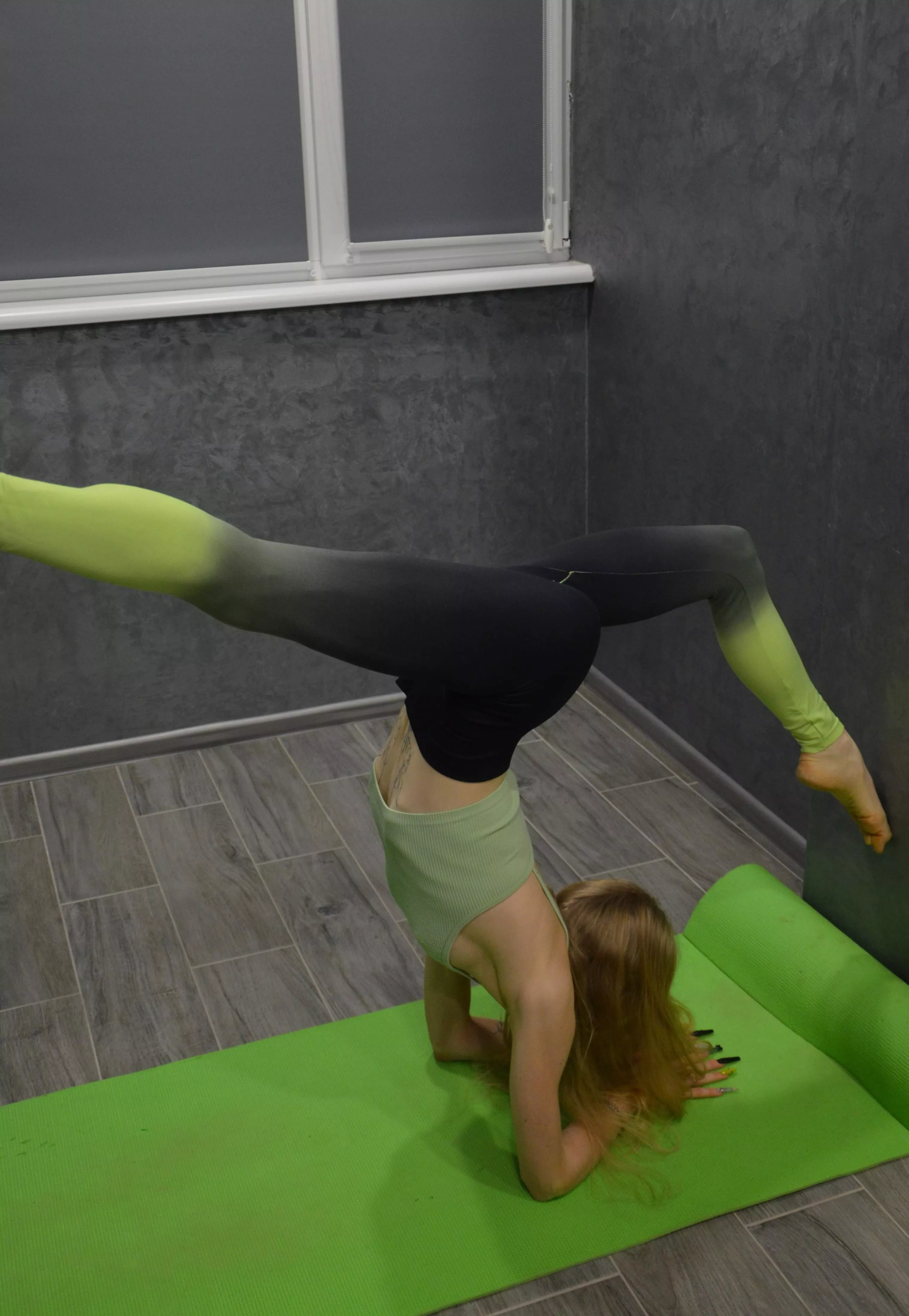 Leggings and a sporty top are great for sports