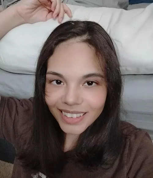 This smile lights up when you send. Do it now.