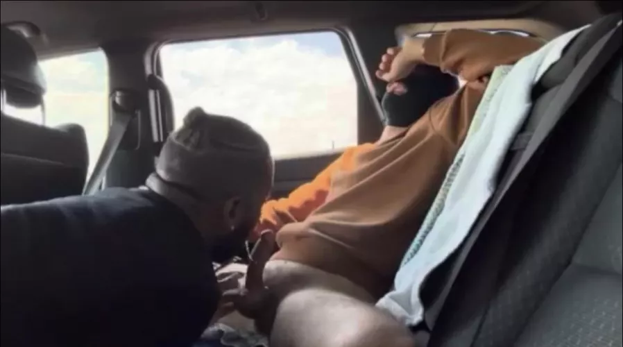 Definitely isn’t my white boyfriend on my dick during my lunch break 😈