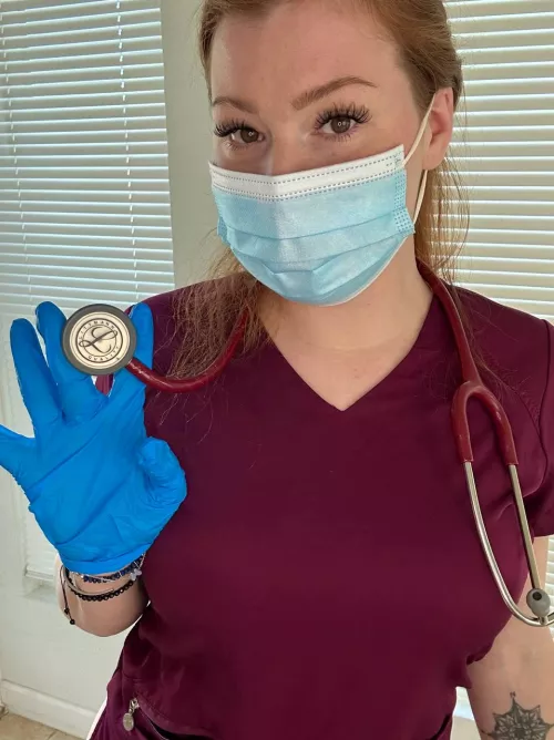 If I showed you nudes during work, would you wanna see them? If I showed you nudes during work, would you wanna see them?