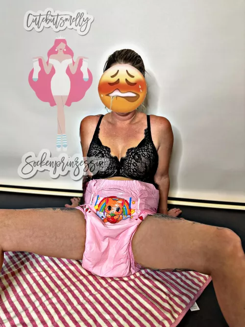 Willst du eine Windel oder Binden von mir vorgetragen / Befüllt / beschmutzt haben ?Melde dich bei mir =)